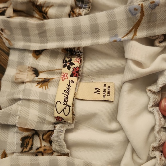 Lot 2 Big Girls Off Shoulder Rompers - Picture 4 of 7